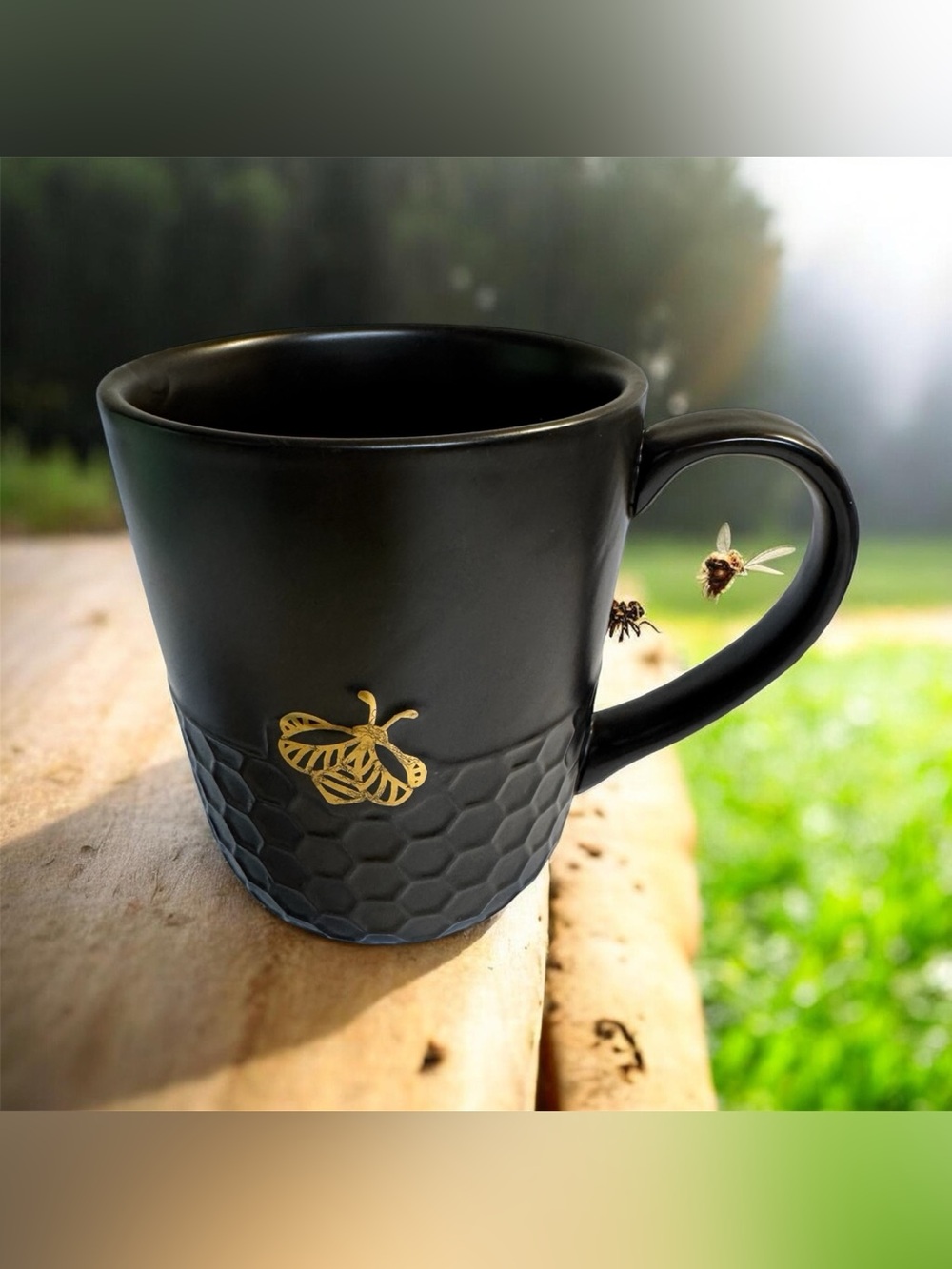 Honeycomb Bee 16 oz Mug
